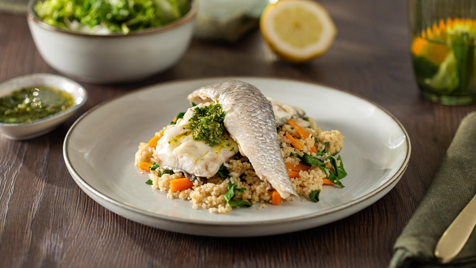 Filets de daurade royale &agrave; la bette et au couscous